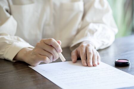 Arbitration vs. Litigation: Comparing Methods of Resolving Insurance Disputes in America