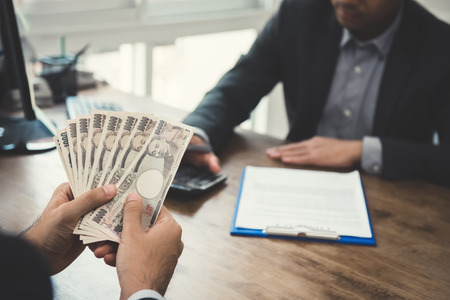 Annuities vs. 401(k)s and IRAs: Which Retirement Plan Fits Your Needs?