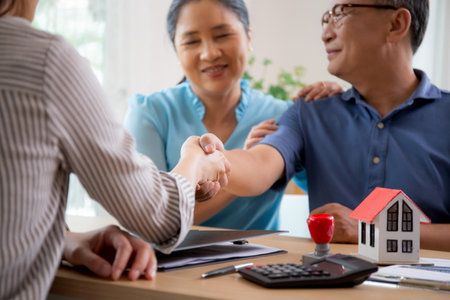 Medigap vs Medicare Advantage: What Seniors Need to Know in 2025